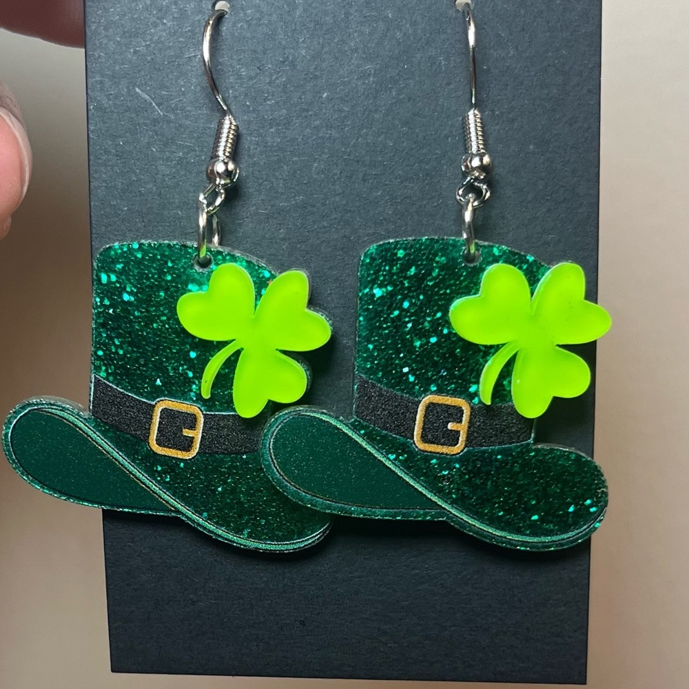 NEW St. Patrick’s Day Earrings 3 Pairs Shamrock Horseshoe  Hat Green Glitter Set